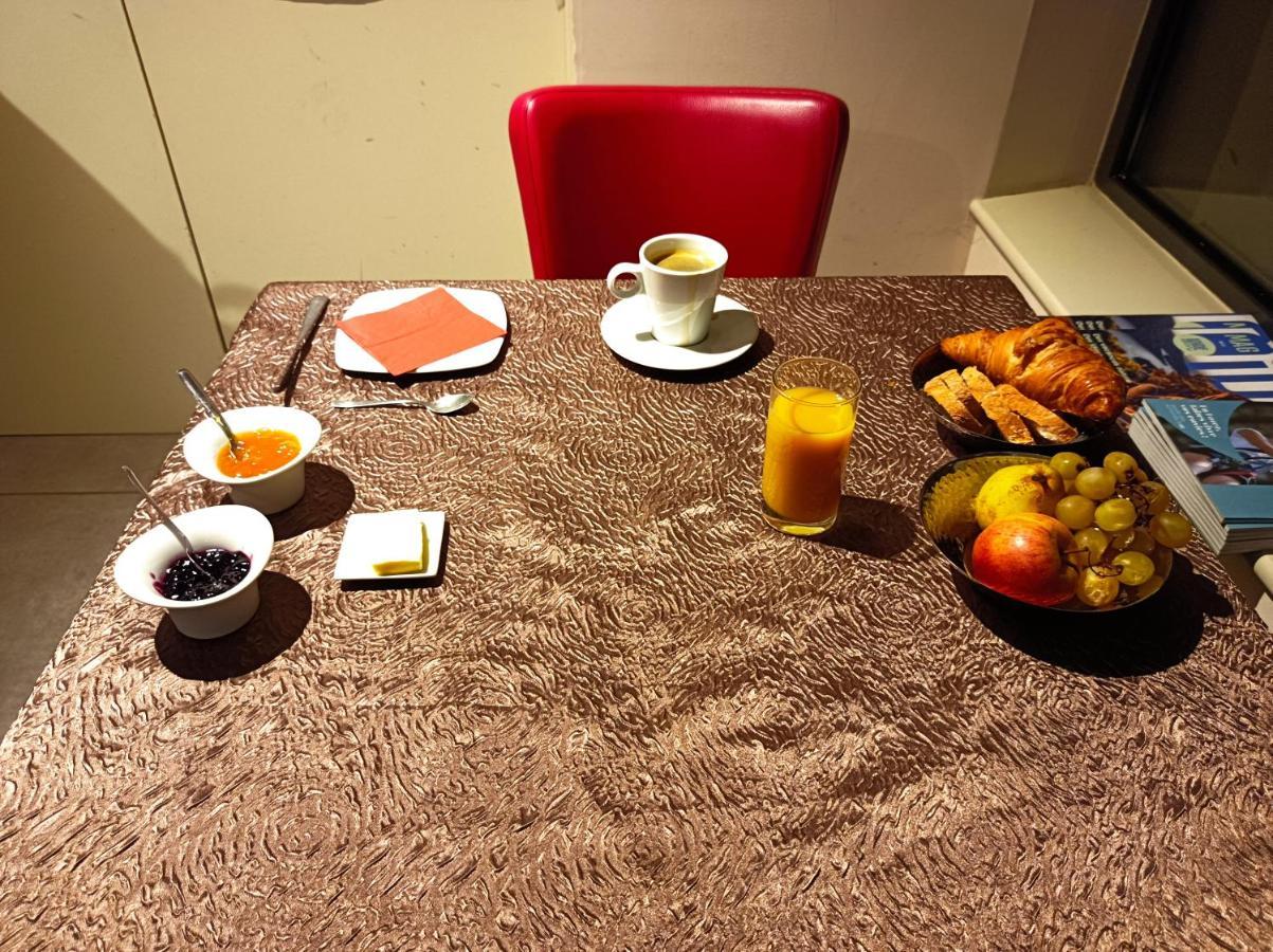 Bed and Breakfast Les Pierres Folles Rozier-en-Donzy Zewnętrze zdjęcie